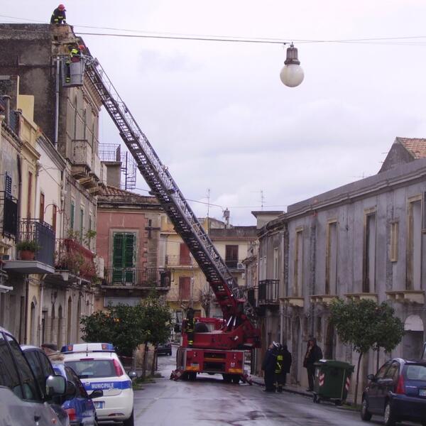 2009.02.12 Intervento VV.FF. nel c.so Garibaldi