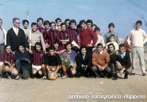 Torneo-di-calcio-Corriolo-spuadra-dei-Rifiuti1970